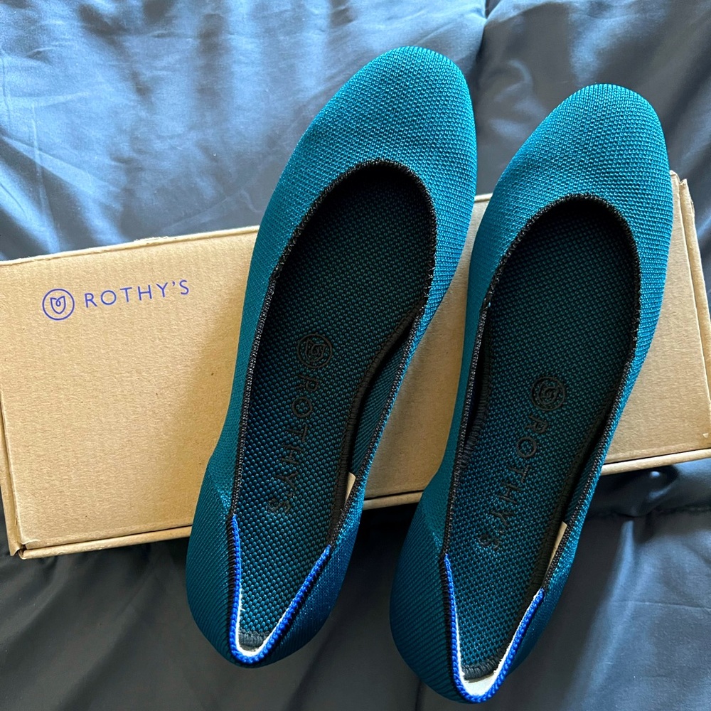 Rothy’s Pacific Blue Square flats size 8. In perfect condition *RETIRED*